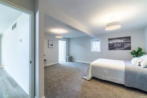 Bedroom - 7916 Lafayette Center Rd, Yoder, IN 46798 photo 3 of 6
