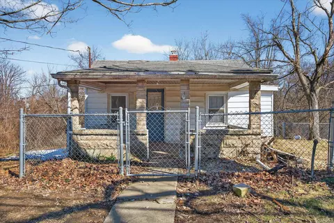 1530 W Arlington Rd, Bloomington, IN 47404