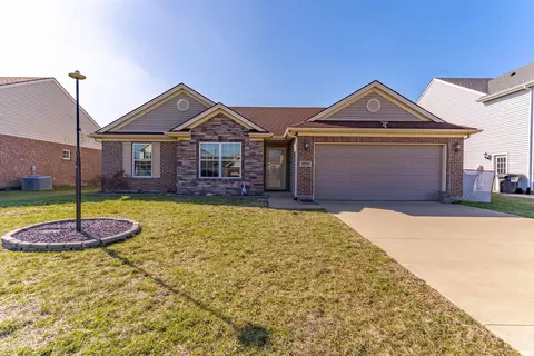 3055 Capstone Ct, Newburgh, IN 47630