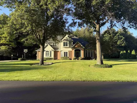 10070 Butternut Dr, Middlebury, IN 46540