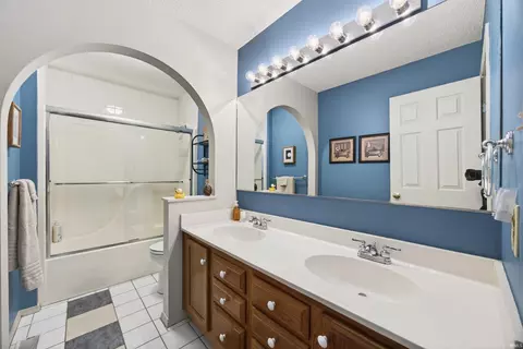 Bath - 523 E Hickory Stick Dr, Bloomington, IN 47401 photo 3 of 3