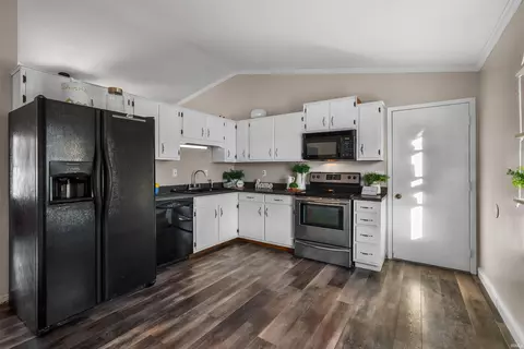 Kitchen - 1006 E Delphi Pike, Converse, IN 46919 photo 1 of 2