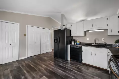 Entry Way - 1006 E Delphi Pike, Converse, IN 46919 photo 3 of 3