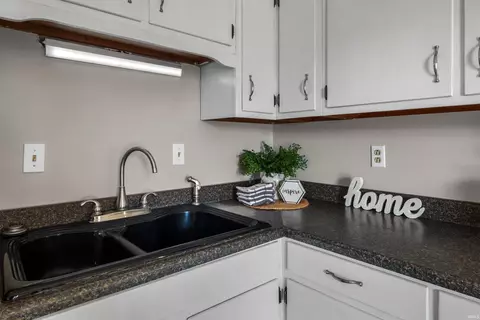 Kitchen - 1006 E Delphi Pike, Converse, IN 46919 photo 2 of 2