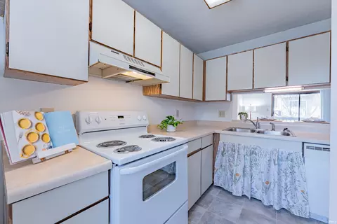 Kitchen - 565 E Graham Pl, Bloomington, IN 47401 photo 3 of 4