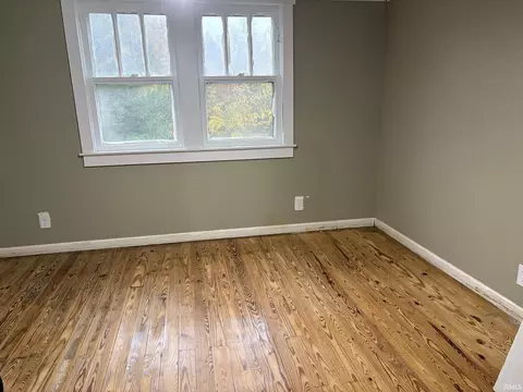 Bedroom - 860 2nd Ave, Jasper, IN 47546 photo 3 of 3