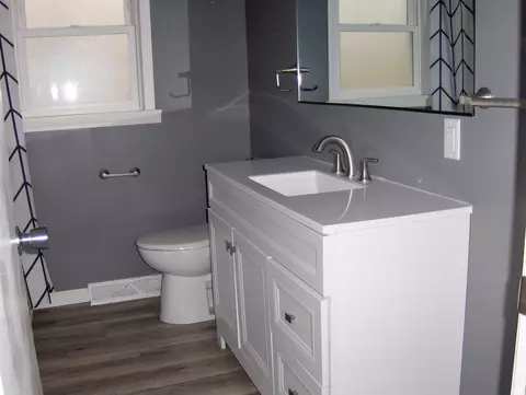 Bath - 2109 Bashor Rd, Goshen, IN 46526 photo 2 of 2