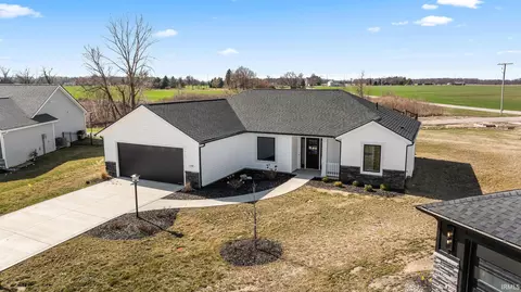 1584 Lagonda Trl, Fort Wayne, IN 46818