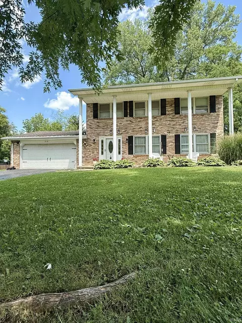 319 Elks Country Club Rd, Richmond, IN 47374