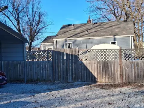 Exterior - 3831 Taft St, Gary, IN 46408 photo 4 of 5