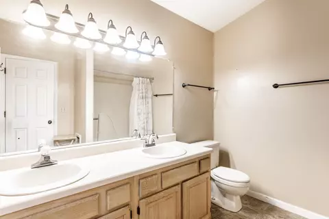 Bath - 4313 E Chadwick Ct, Bloomington, IN 47401 photo 1 of 2