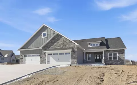 165 N Victoria Ln, Warsaw, IN 46582