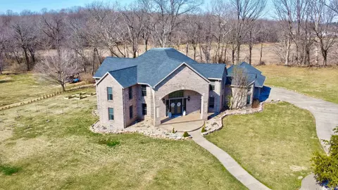 3406 E Douglas Dr, Vincennes, IN 47591
