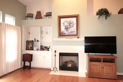 Living - 3687 E Tamarron Dr, Bloomington, IN 47408 photo 4 of 5