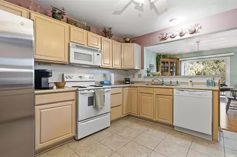 Kitchen - 3687 E Tamarron Dr, Bloomington, IN 47408 photo 2 of 3