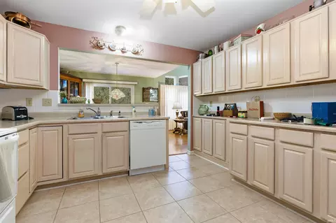 Kitchen - 3687 E Tamarron Dr, Bloomington, IN 47408 photo 3 of 3