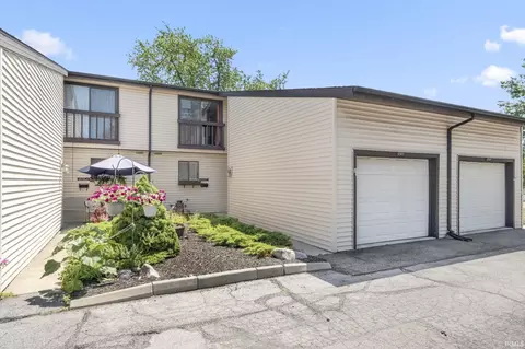 2127 Bayside Ct, Fort Wayne, IN 46804