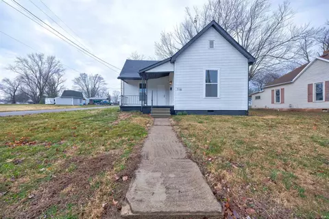 718 S Illinois St, Bicknell, IN 47512