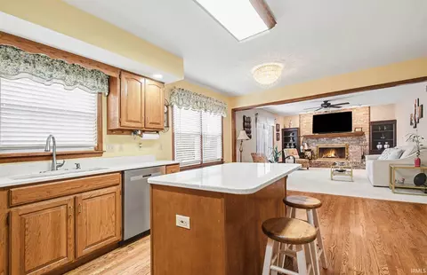 Kitchen - 53155 Prestwick Ct, Granger, IN 46530 photo 3 of 4