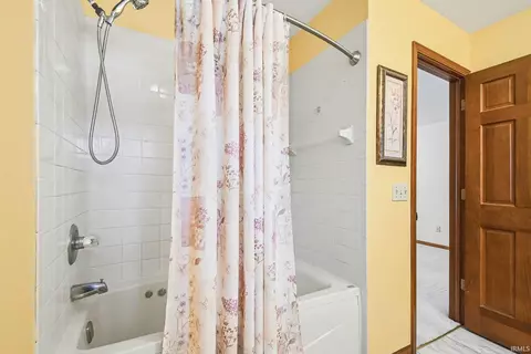 Bath - 53155 Prestwick Ct, Granger, IN 46530 photo 3 of 3