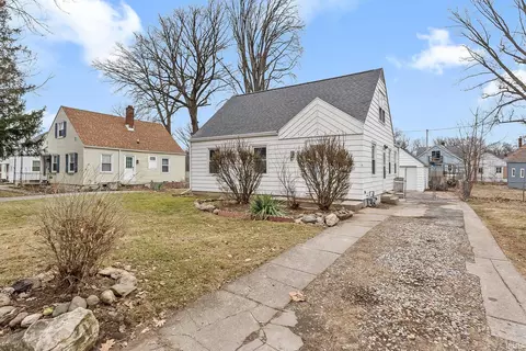 1510 Waldron Cir, Fort Wayne, IN 46807