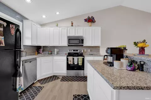 Kitchen - 9636 S Bay Pointe Ct, Bloomington, IN 47401 photo 2 of 3