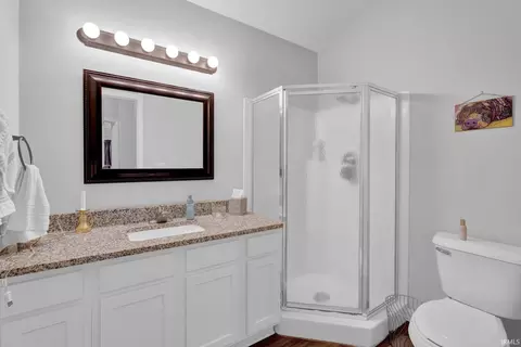 Bath - 9636 S Bay Pointe Ct, Bloomington, IN 47401 photo 3 of 3
