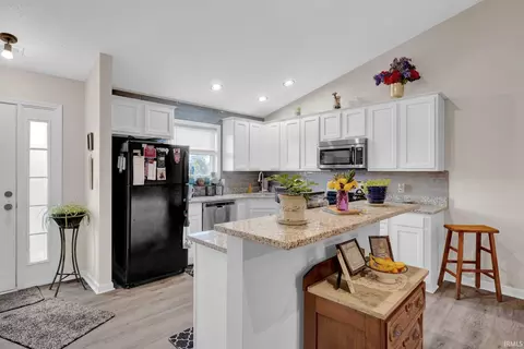Kitchen - 9636 S Bay Pointe Ct, Bloomington, IN 47401 photo 3 of 3