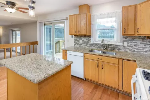 Kitchen - 51950 Chicory Ln, Granger, IN 46530 photo 3 of 3