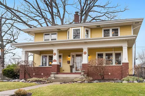 628 W Oakdale Dr, Fort Wayne, IN 46807