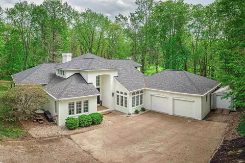 960 Timberland Ln, Evansville, IN 47710