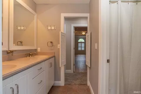 Bath - 1817 E Cheyanne Ln, Bloomington, IN 47401 photo 5 of 6