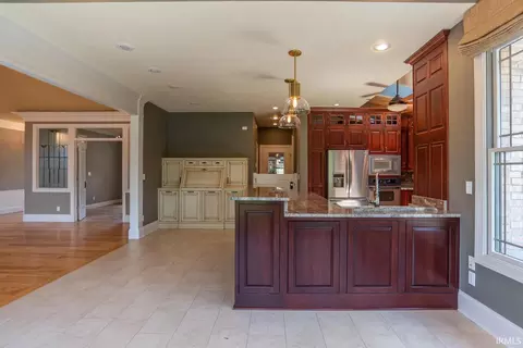 Kitchen - 1817 E Cheyanne Ln, Bloomington, IN 47401 photo 3 of 4