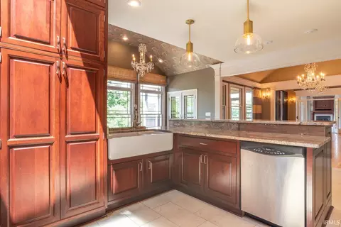 Kitchen - 1817 E Cheyanne Ln, Bloomington, IN 47401 photo 2 of 4