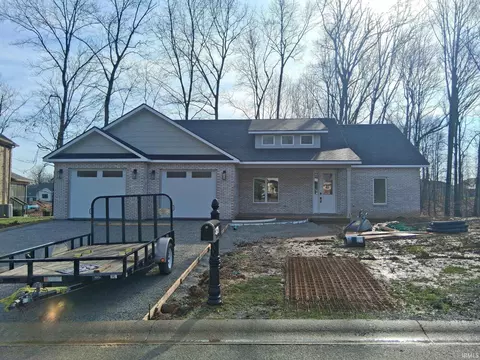 823 Spyglass Hill Dr, Bedford, IN 47421