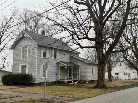 424 W Summit St, Delphi, IN 46923 photo 2