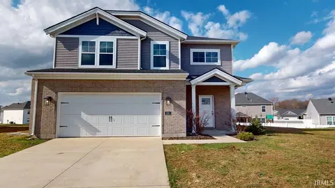 216 W Wilson Cir, Huntingburg, IN 47542