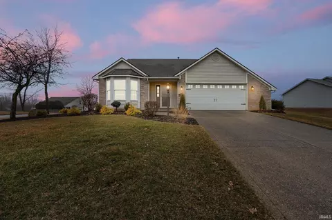 8907 Goshawk Ln, Fort Wayne, IN 46825