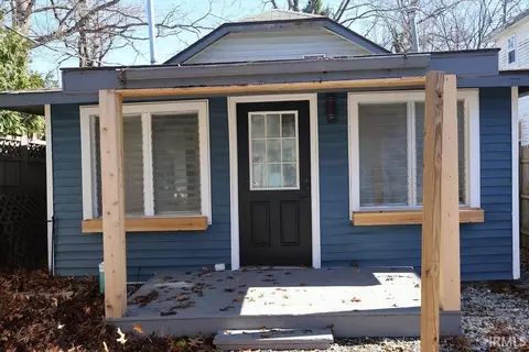 7769 N Tippecanoe Dr, Walkerton, IN 46574