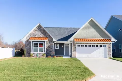 7902 S Westmead Dr, Newberry, IN 47449
