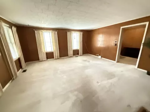 Living - 5520 E 475 N, Howe, IN 46746 photo 1 of 2