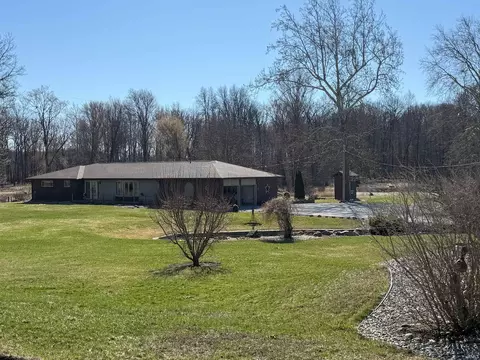 3137 W 800 N, Royal Center, IN 46978