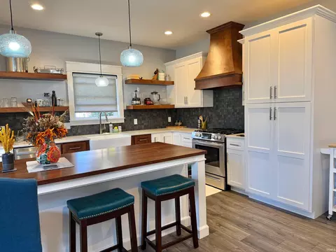 Kitchen - 1370 S Smith Rd, Bloomington, IN 47401 photo 1 of 2
