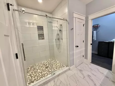 Bath - 1370 S Smith Rd, Bloomington, IN 47401 photo 3 of 5