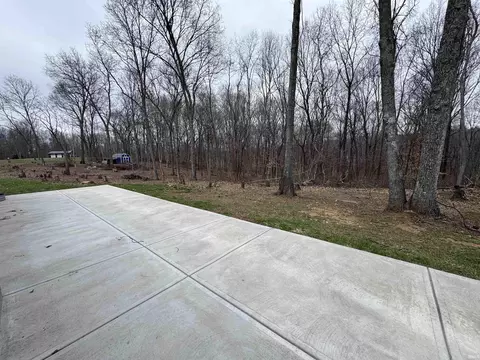 9123 E Pine Rd, Bloomfield, IN 47424 photo 3