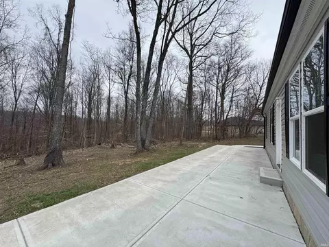 9123 E Pine Rd, Bloomfield, IN 47424 photo 4