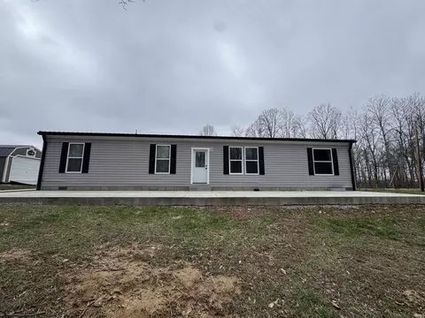 9123 E Pine Rd, Bloomfield, IN 47424