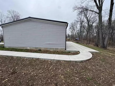 9123 E Pine Rd, Bloomfield, IN 47424 photo 5