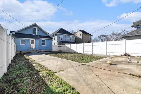 Exterior - 226 W 3rd St, Peru, IN 46970 photo 3 of 3