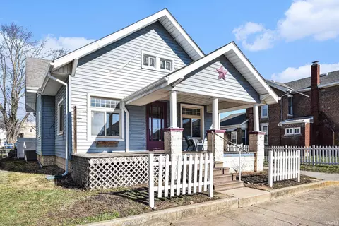 Exterior - 226 W 3rd St, Peru, IN 46970 photo 2 of 3